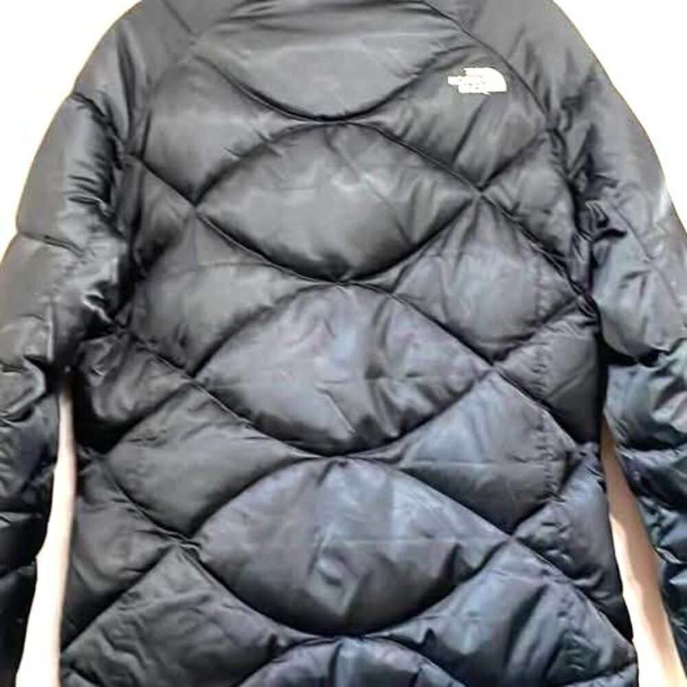 The North Face Black Quilted Puffer DOWN coat. Size LARGE VINTAGE